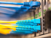 Quid est opticale editus/exta fenestrae in fiber optic panelis